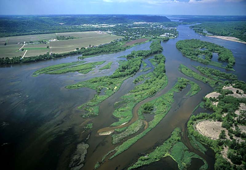 UMR floodplain air photo_USGS.jpg