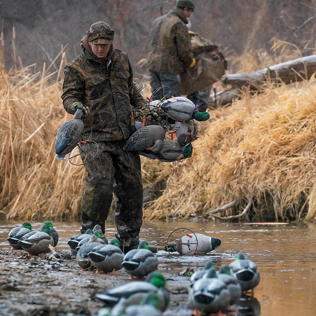 Hunter setting out decoys. Photo by dougsteinkephotos.com