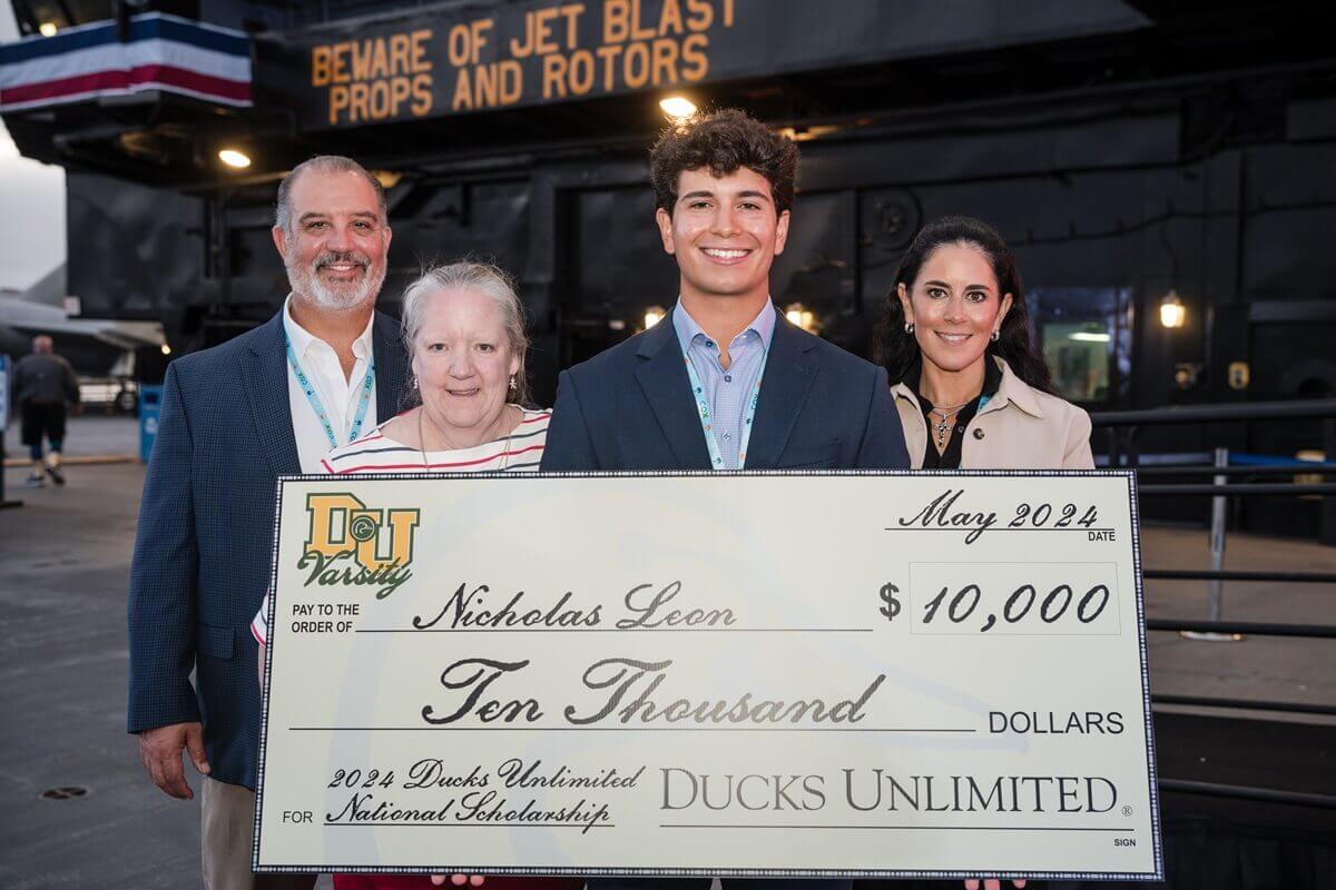 24 DU Nat Scholar WEB- Derek Leon, Susie Konkel, Nicholas Leon, Alina Leon DU photo.jpg